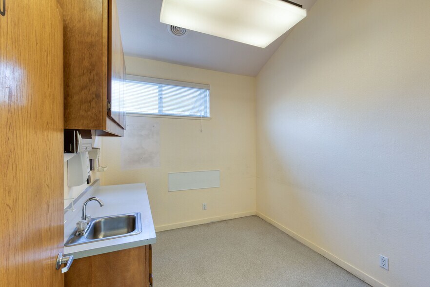 More Photos Of 2928 Eastern Ave, Sacramento Medical For Sale