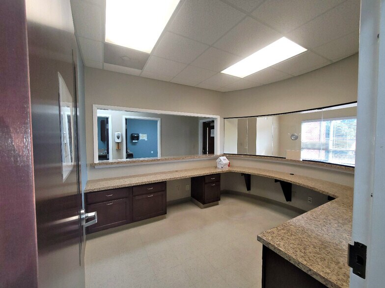 More Photos Of 2356 John Smith Rd, Fayetteville Medical For Lease
