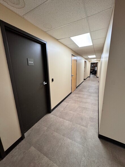 More Photos Of 10 Russell Rd, Albany Office For Sale