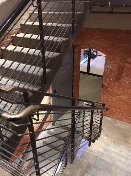 More Photos Of 700 16th St NE, Cedar Rapids Office For Lease
