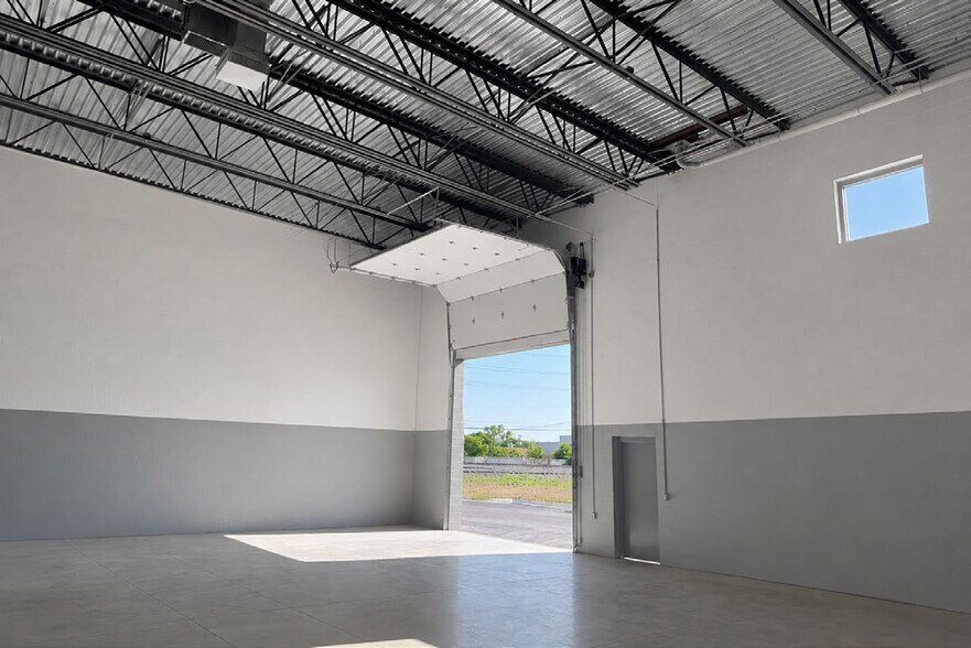 More Photos Of 34414 Rosati Ave, Livonia Warehouse For Lease