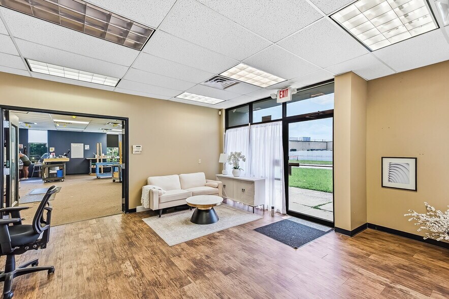 More Photos Of 4100 Perimeter Dr, Columbus Warehouse For Sale