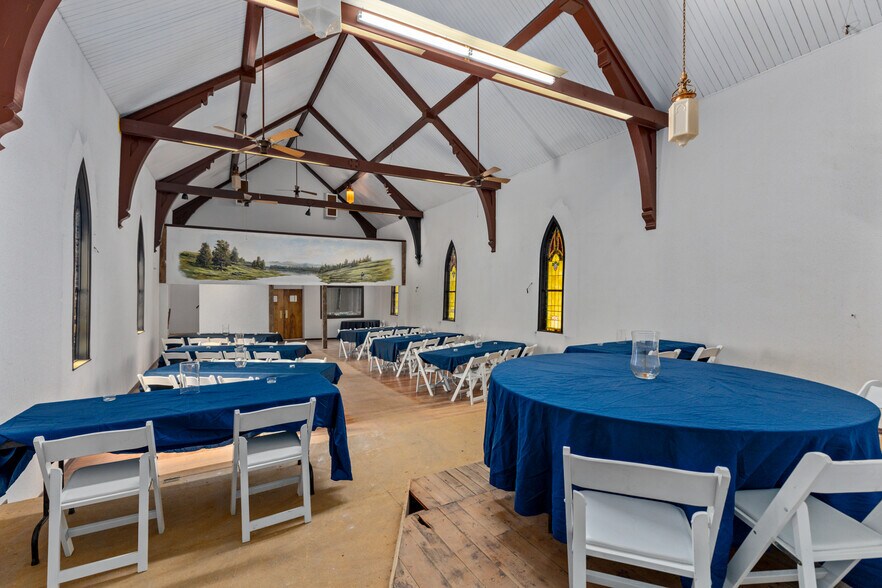 More Photos Of 206 W Spruce St, Gillespie Religious Facility For Sale