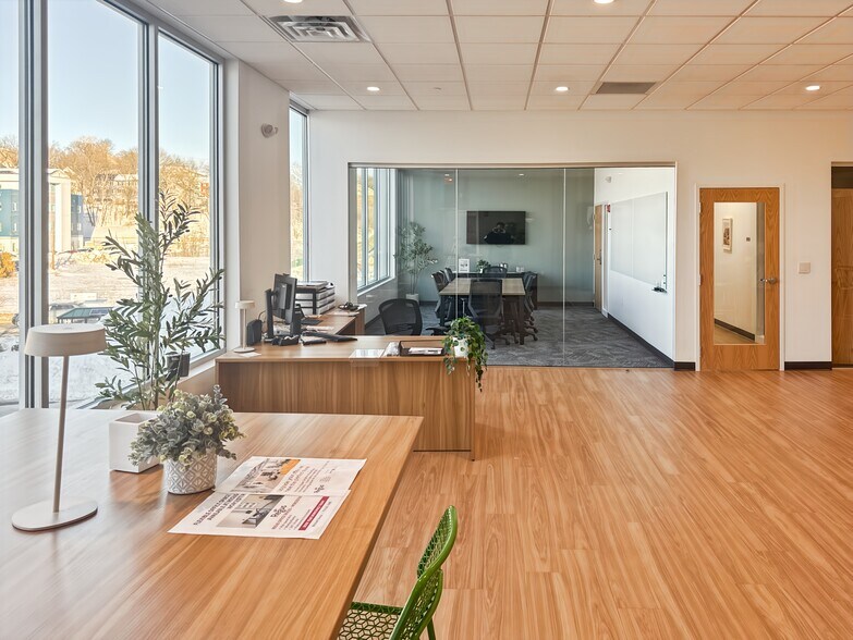 More Photos Of 287 Grove St, Worcester Coworking Space