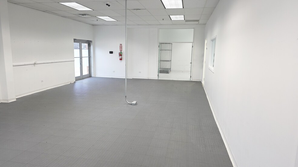 More Photos Of 1000 N North Branch St, Chicago Office For Lease