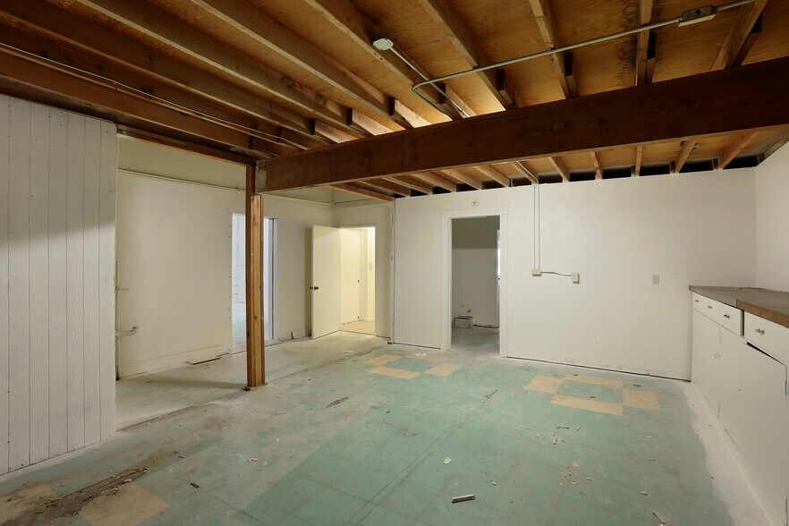 More Photos Of 338-340 N California St, Stockton Storefront For Lease