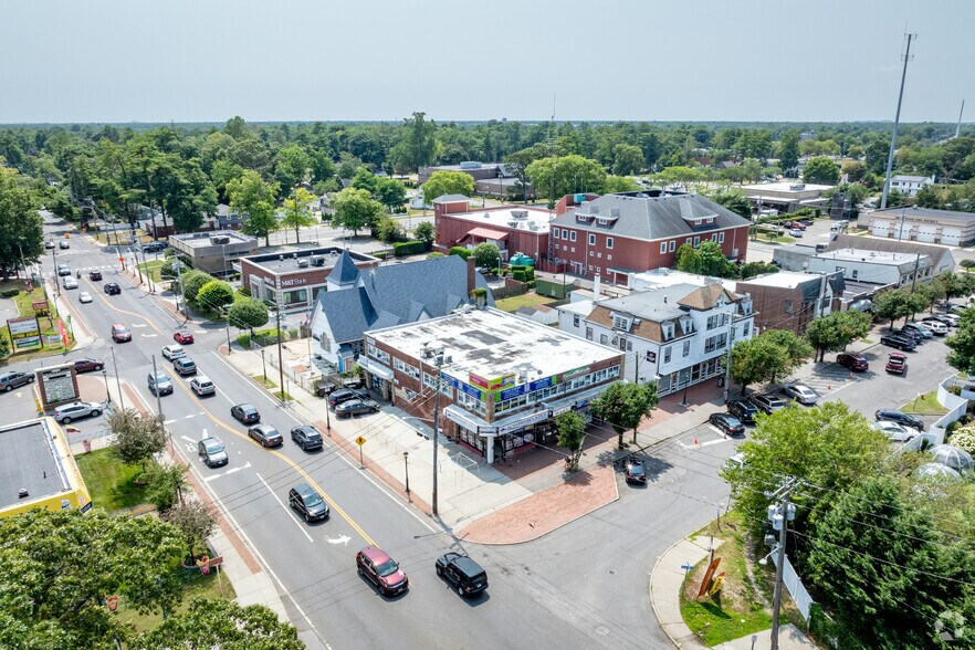 More Photos Of 2000 Brentwood Rd, Brentwood Storefront Retail Residential For Lease