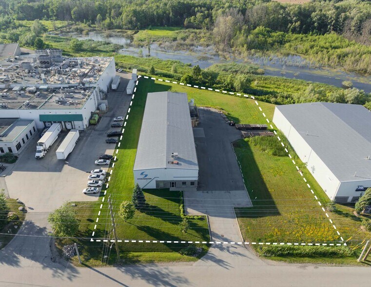 More Photos Of 665 Boxwood Dr, Cambridge Warehouse For Sale