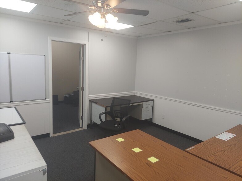 More Photos Of 180 E Burgess Rd, Pensacola Office For Lease