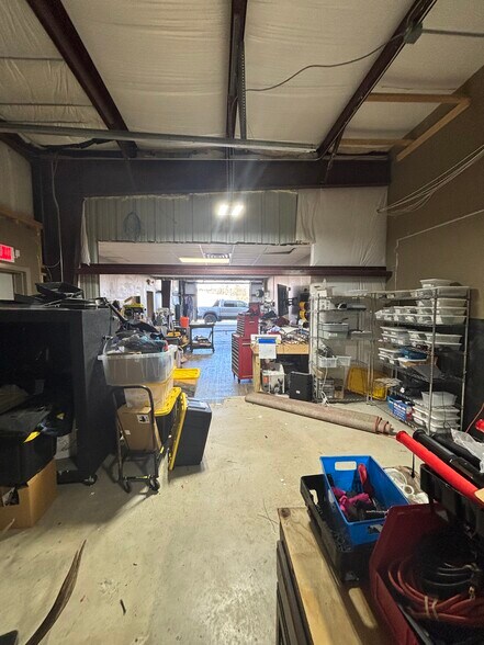 More Photos Of 7000 Crystal Hill Rd, North Little Rock Office For Sale