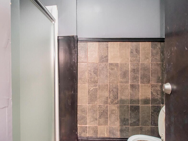 More Photos Of 621 S Broadway, Yonkers Restaurant For Sale