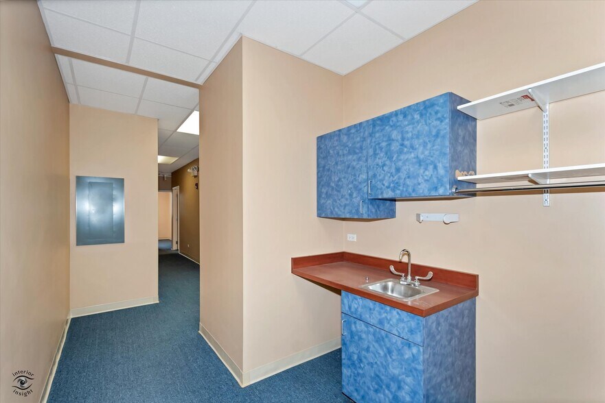 More Photos Of 912 Northwest Hwy, Fox River Grove Medical For Sale