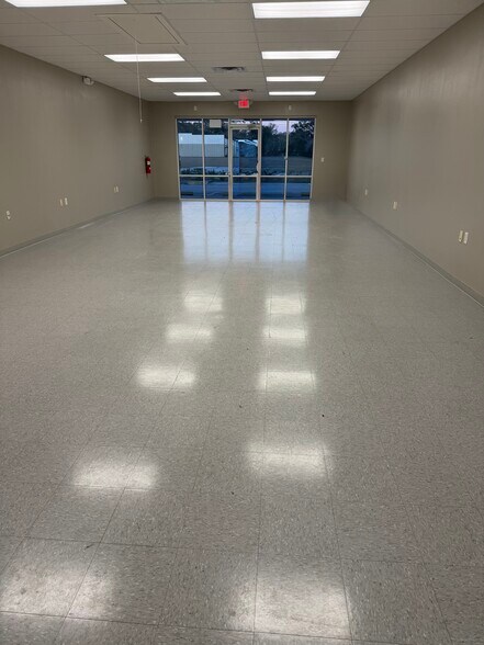More Photos Of 120 Carter Blvd, Polk City Storefront Retail Office For Lease