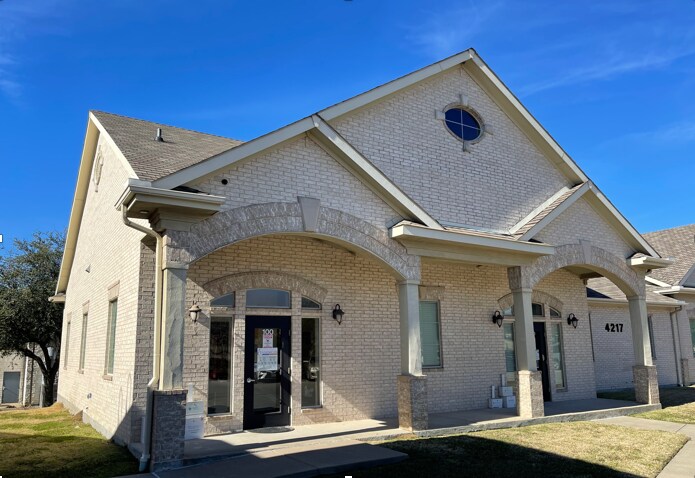 Primary Photo Of 4217 Marsh Ridge Rd, Carrollton Medical For Lease
