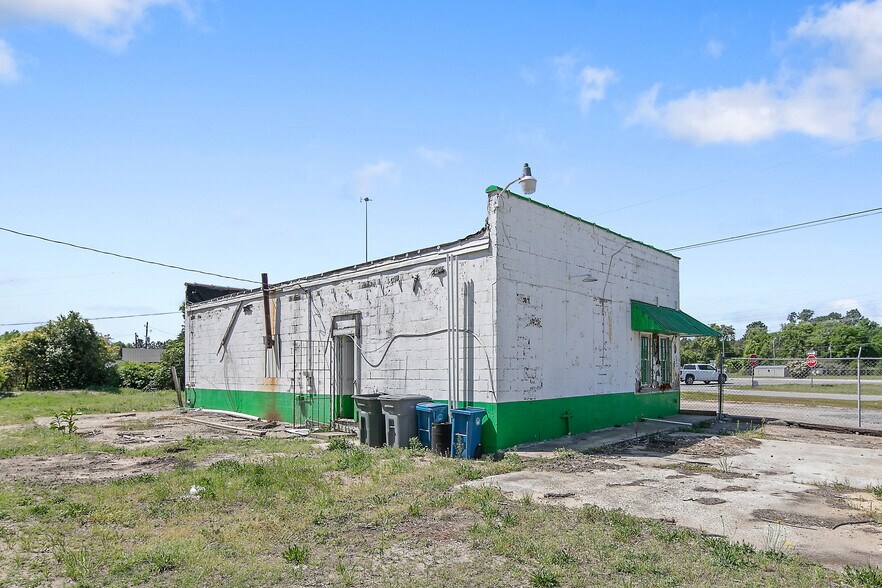 More Photos Of 3579 Gillespie St, Fayetteville Auto Repair For Sale