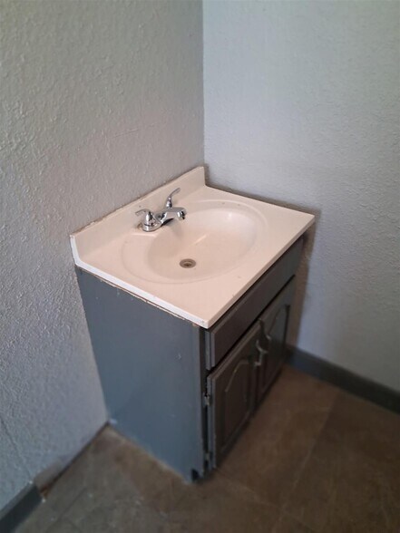 More Photos Of 319 Hidalgo St, Laredo Apartments For Sale