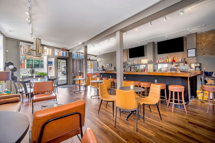 More Photos Of 1833 Vine St, Cincinnati Storefront Retail Residential For Lease