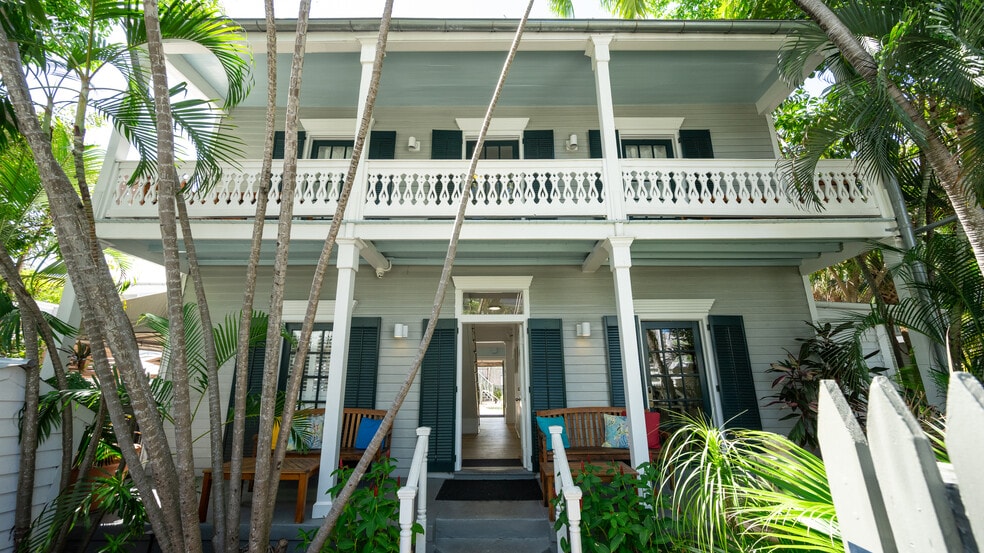 More Photos Of 413 Applerouth Ln, Key West Hotel For Sale