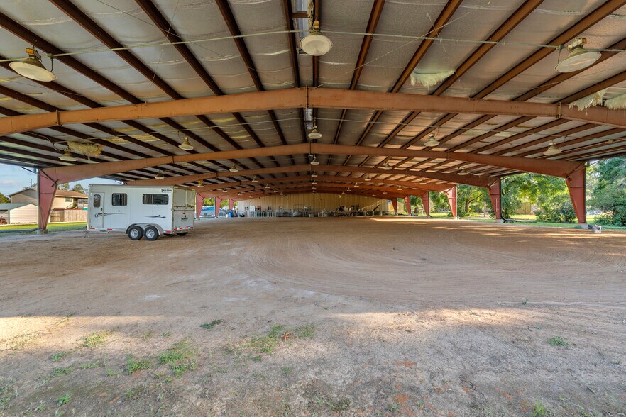 More Photos Of 7705 Gardner Rd, Tampa Specialty For Sale