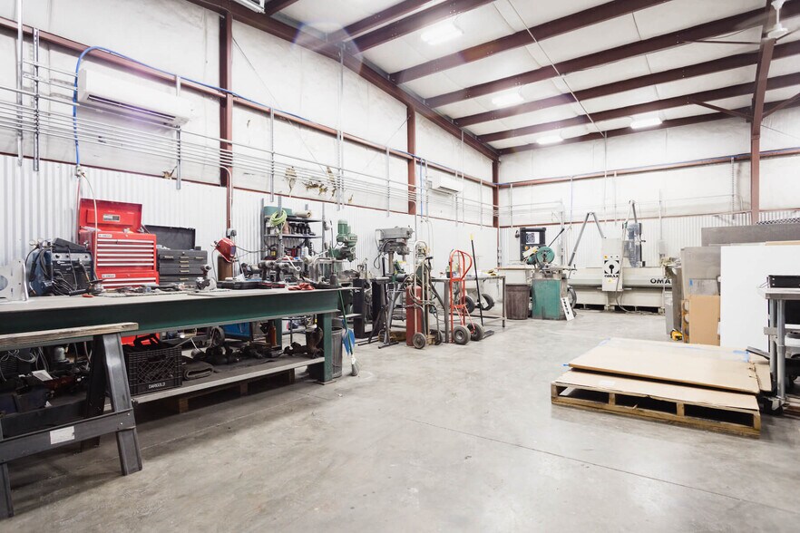 More Photos Of 2002 Fruitvale Blvd, Yakima Warehouse For Sale