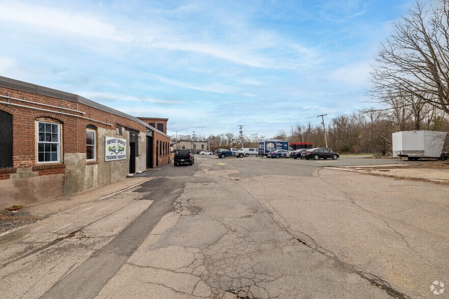 More Photos Of 61 Endicott St, Norwood Flex For Lease