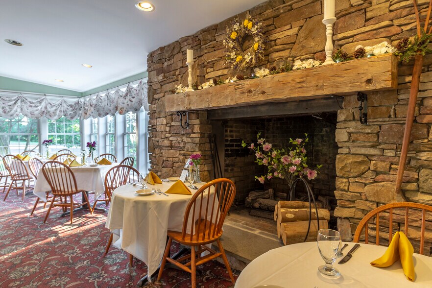 More Photos Of 898 Allentown Rd, Telford Restaurant For Sale