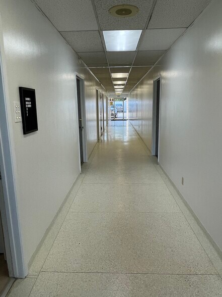 More Photos Of 13711 Van Nuys Blvd, Pacoima Office For Lease