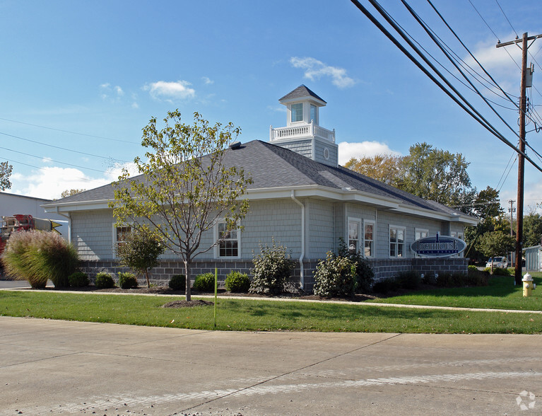 Primary Photo Of 50 Cleveland Rd E, Huron Medical For Sale