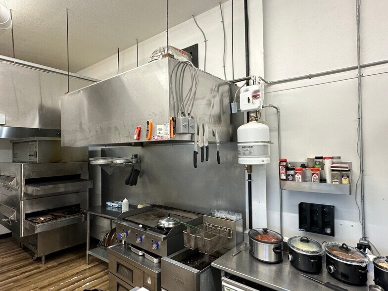 More Photos Of 277 Luther Seiber Blvd, Pioneer Restaurant For Sale