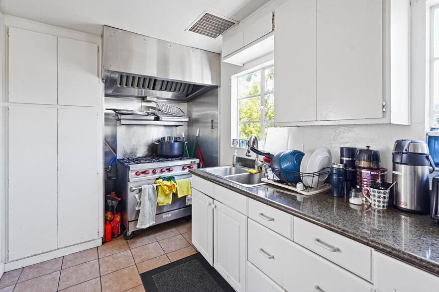 More Photos Of 2703 California St, Berkeley Religious Facility For Sale