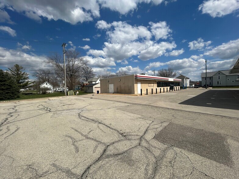 Primary Photo Of 500 W Bremer Ave, Waverly Convenience Store For Sale