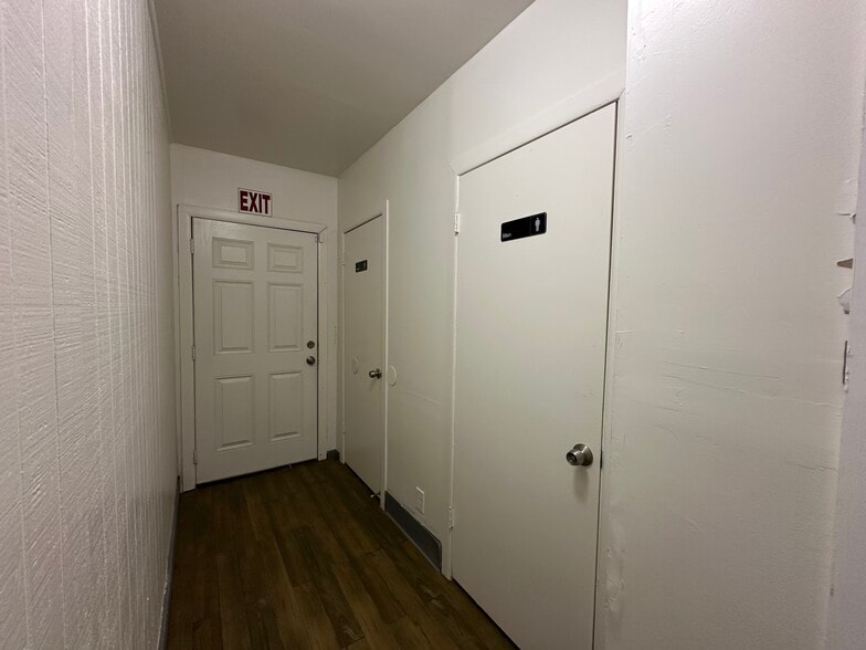 More Photos Of 6628 Crestway Dr, San Antonio Flex For Sale