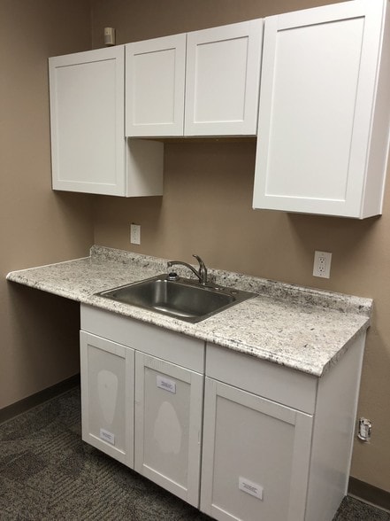 More Photos Of 2324 Cheek Sparger Rd, Bedford Office For Sale