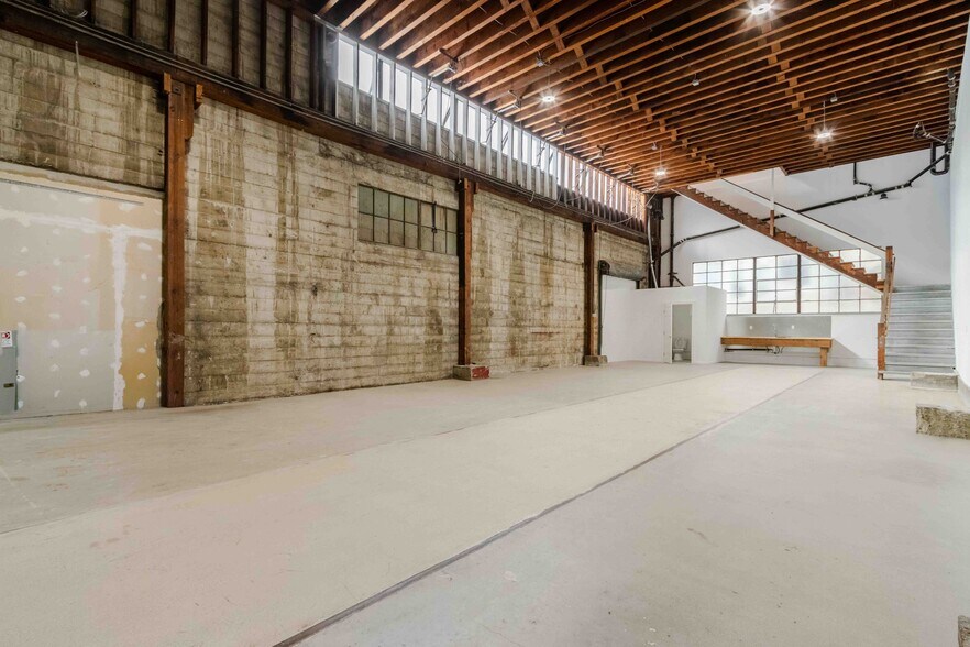 More Photos Of 40 Isis St, San Francisco Flex For Lease