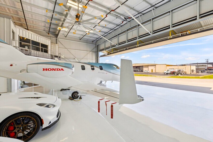 More Photos Of 15809 Addison Rd, Addison Airplane Hangar For Sale