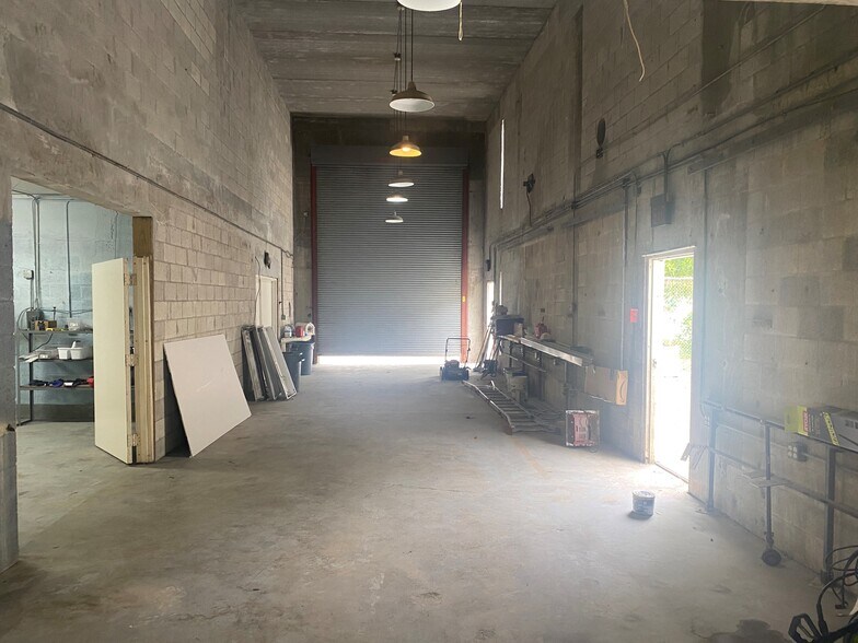 More Photos Of 4406 Arnold Ave, Naples Warehouse For Sale