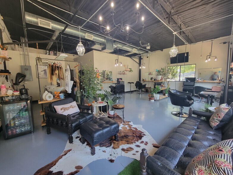 More Photos Of 206 S Walnut St, Stillman Valley Warehouse For Sale