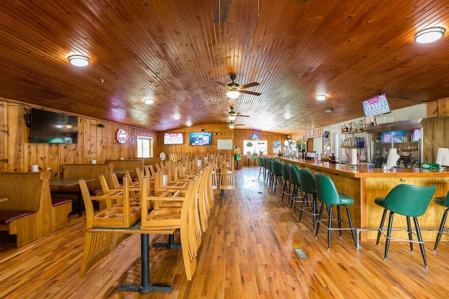 More Photos Of 48 Little Missouri Rd, Jane Restaurant For Sale