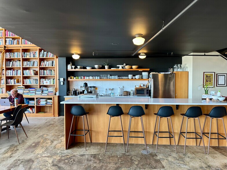 More Photos Of 1619 Hennepin Ave, Minneapolis Office For Lease