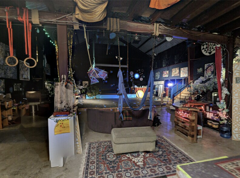 More Photos Of 7904 FM 969 Rd, Austin Flex For Sale