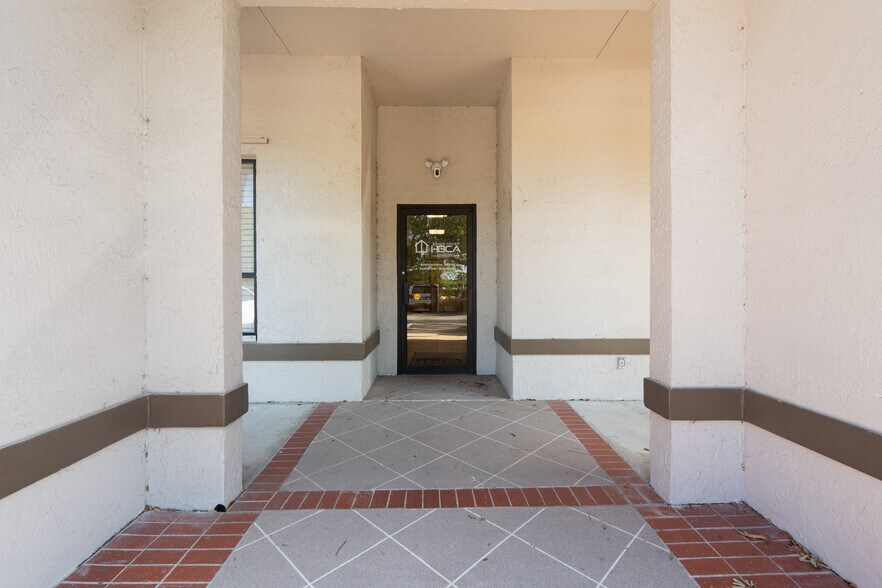 More Photos Of 1500 W Eau Gallie Blvd, Melbourne Office For Lease