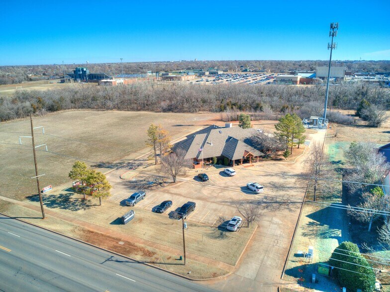 More Photos Of 1220 S Santa Fe Ave, Edmond Medical For Lease