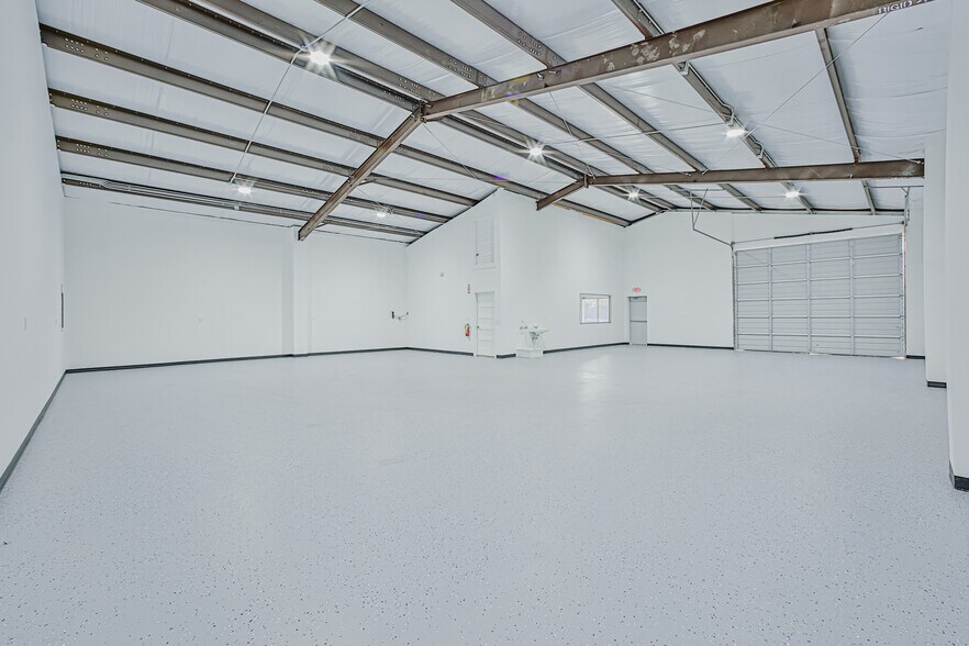 More Photos Of 4108 Dawn St, Houston Industrial For Lease