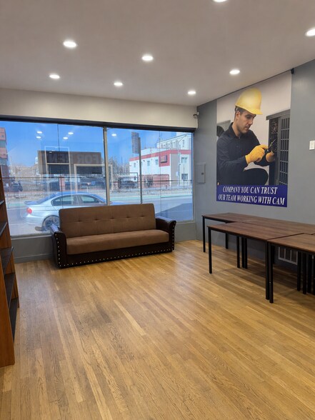 More Photos Of 139-27 Queens Blvd, Jamaica Office For Lease