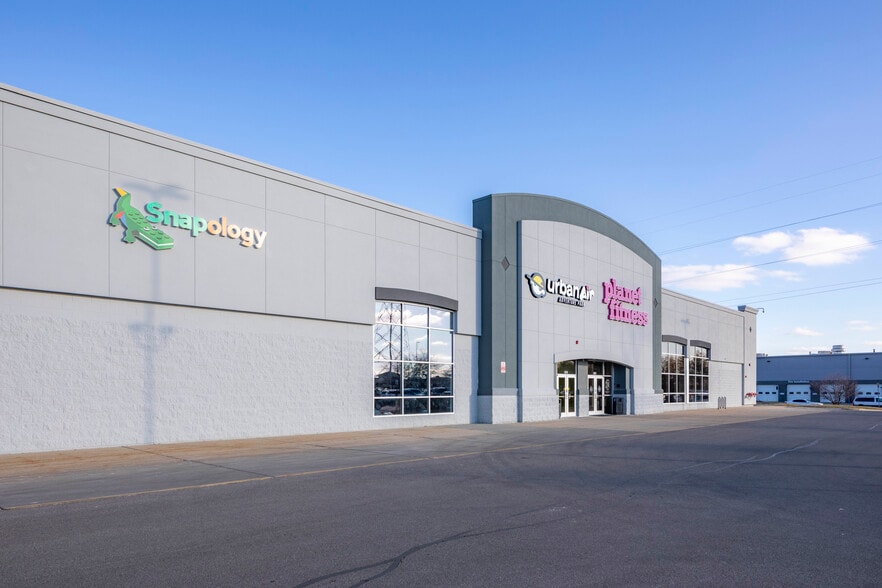 More Photos Of 7143 E State St, Rockford Freestanding For Sale