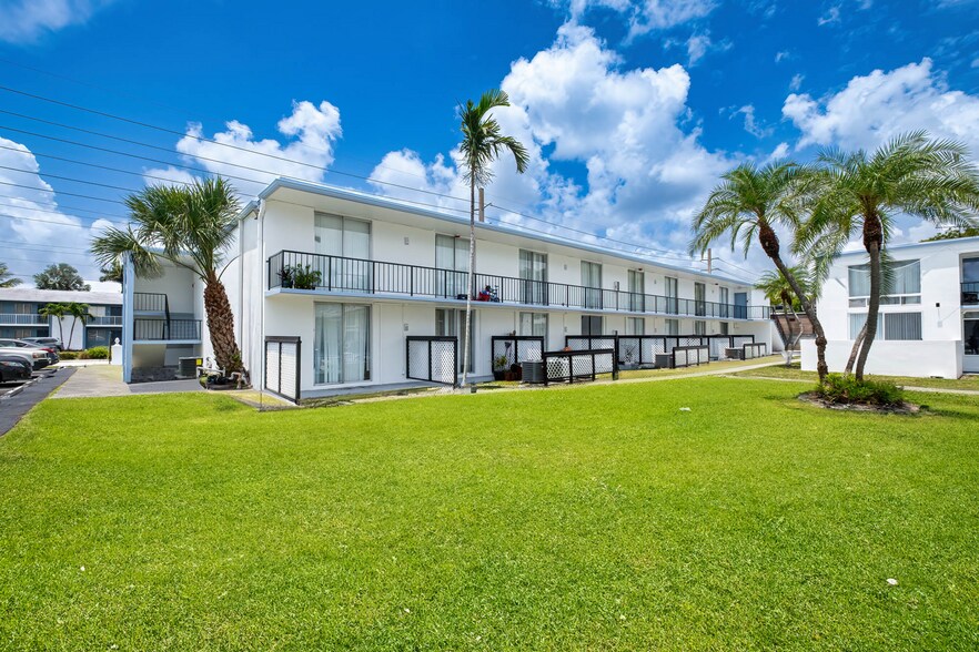 More Photos Of 3870 N Andrews Ave, Oakland Park Apartments For Sale