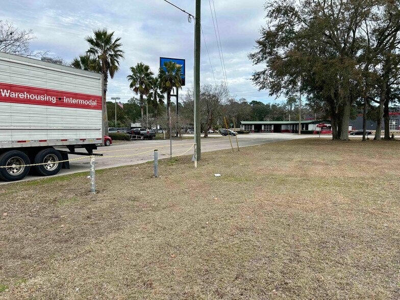 More Photos Of 2550 N Main St, Gainesville Land For Sale