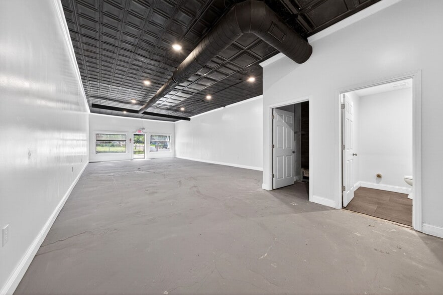 More Photos Of 4687 Heidelberg Ave, Saint Louis Convenience Store For Sale