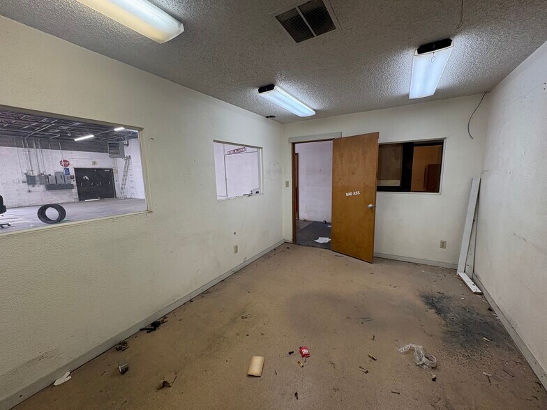 More Photos Of 1175 S Lipan St, Denver Warehouse For Lease