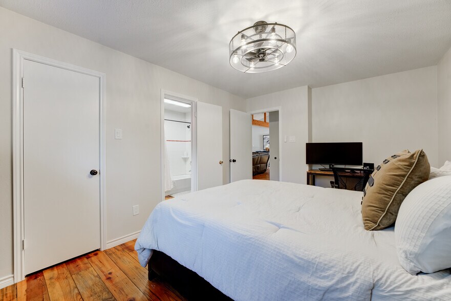 More Photos Of 19323 Belleau Wood Dr, Humble Flex For Sale